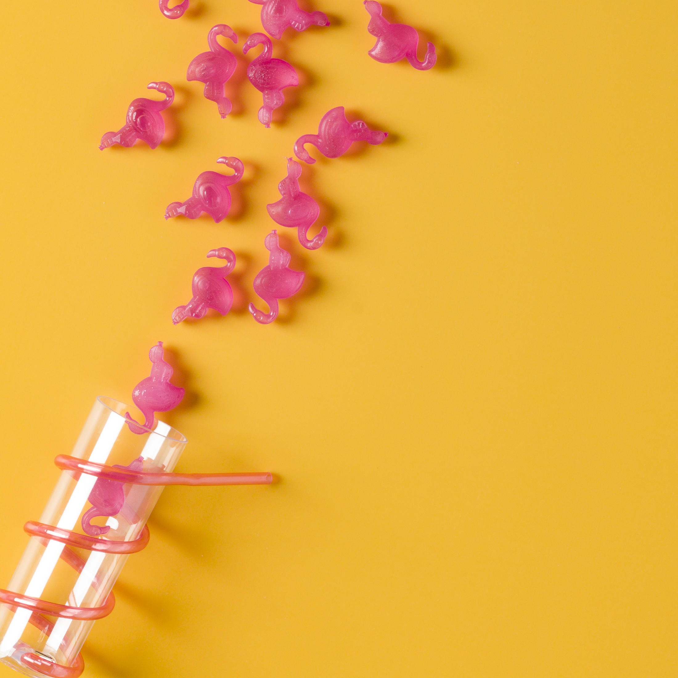 COLORS + Series Imperial Yellow: Placas de Superficie Sólida 